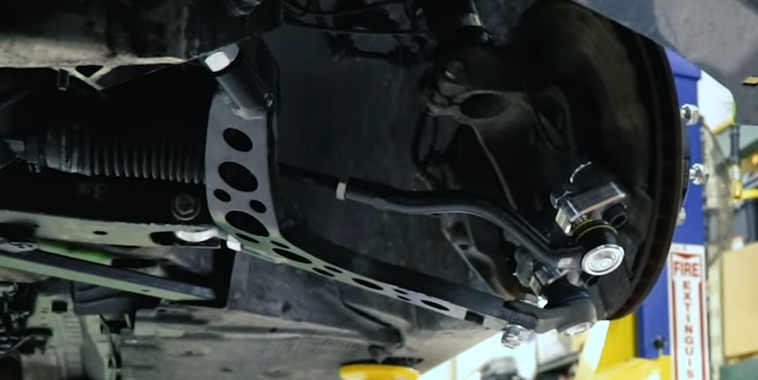 DriftHQ installs CNC71 steering kit for BMW E90